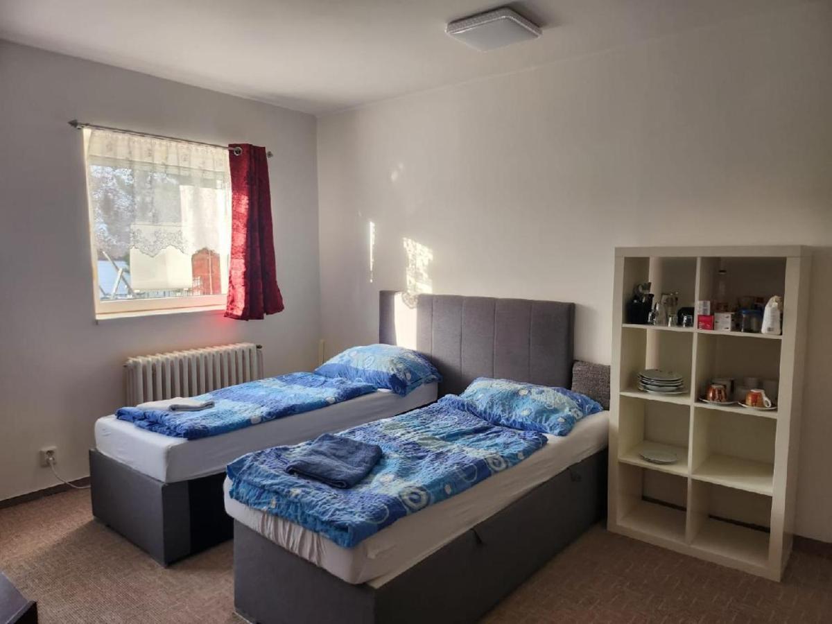 Homestay U Hanky Здиби Екстер'єр фото